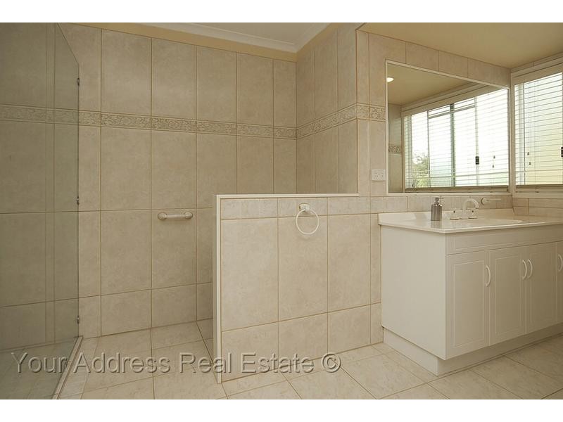 15 Penda Road, Park Ridge South QLD 4125