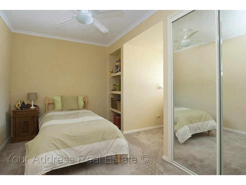 15 Penda Road, Park Ridge South QLD 4125