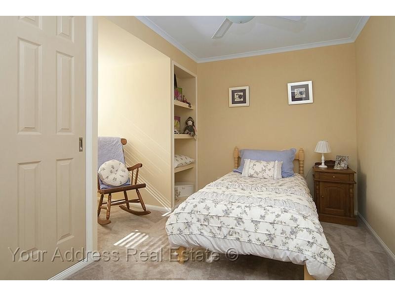 15 Penda Road, Park Ridge South QLD 4125