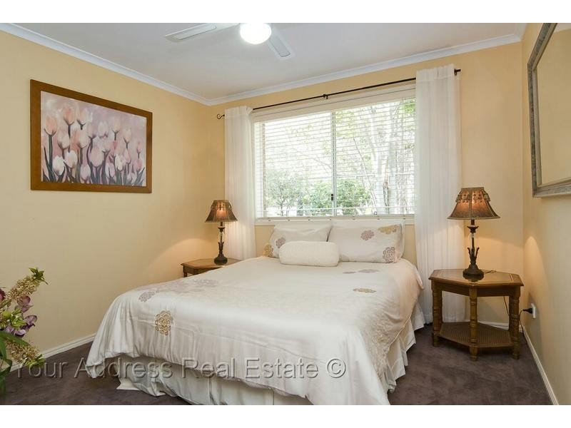 15 Penda Road, Park Ridge South QLD 4125
