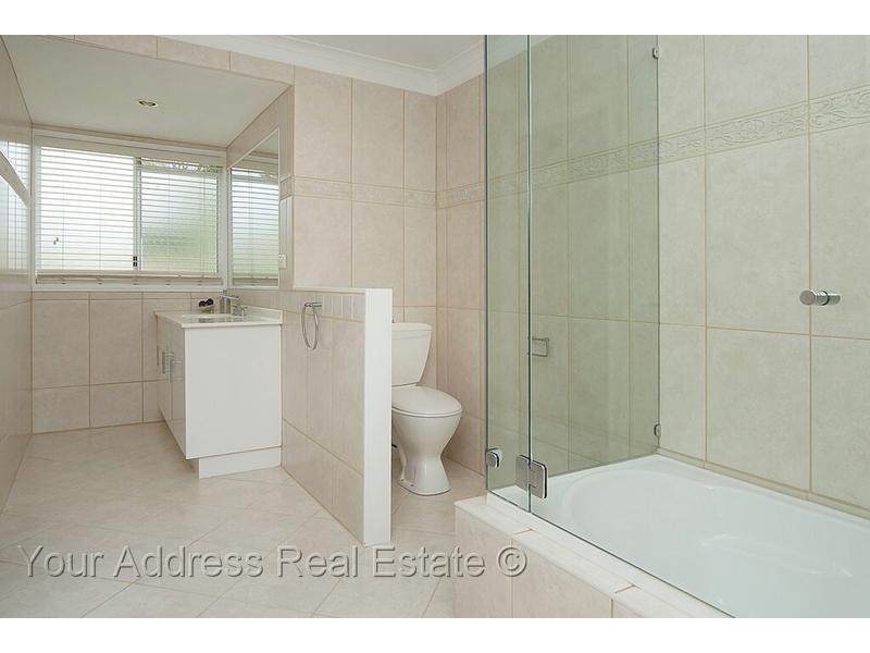 15 Penda Road, Park Ridge South QLD 4125