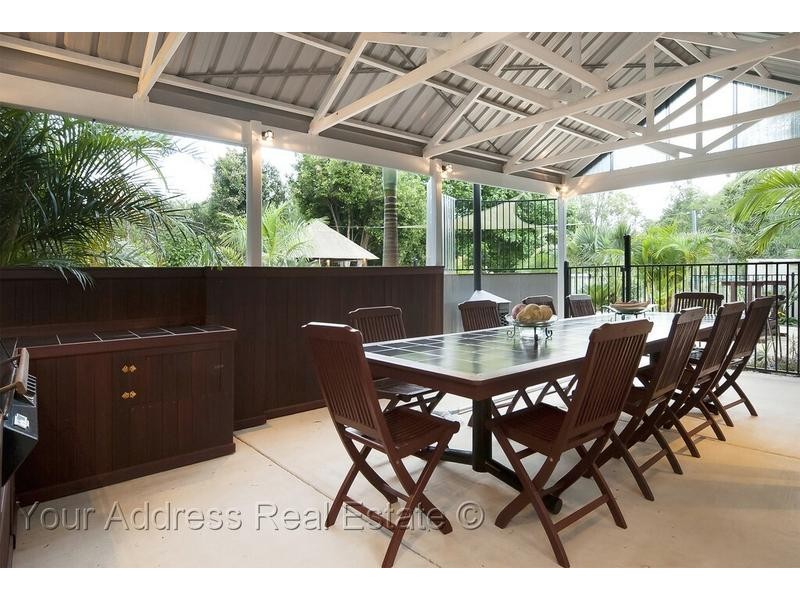 15 Penda Road, Park Ridge South QLD 4125