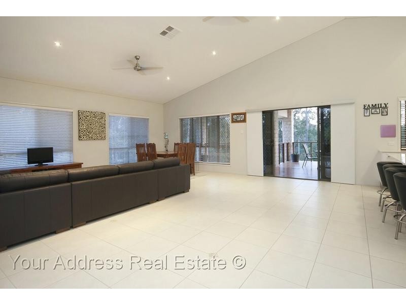 20 Goldfinch Court, Greenbank QLD 4124