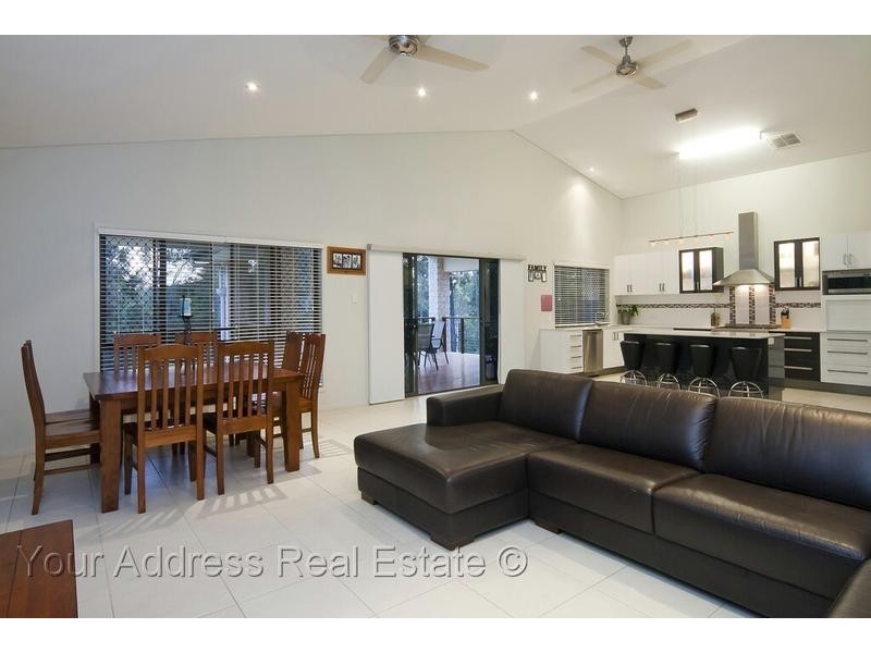 20 Goldfinch Court, Greenbank QLD 4124