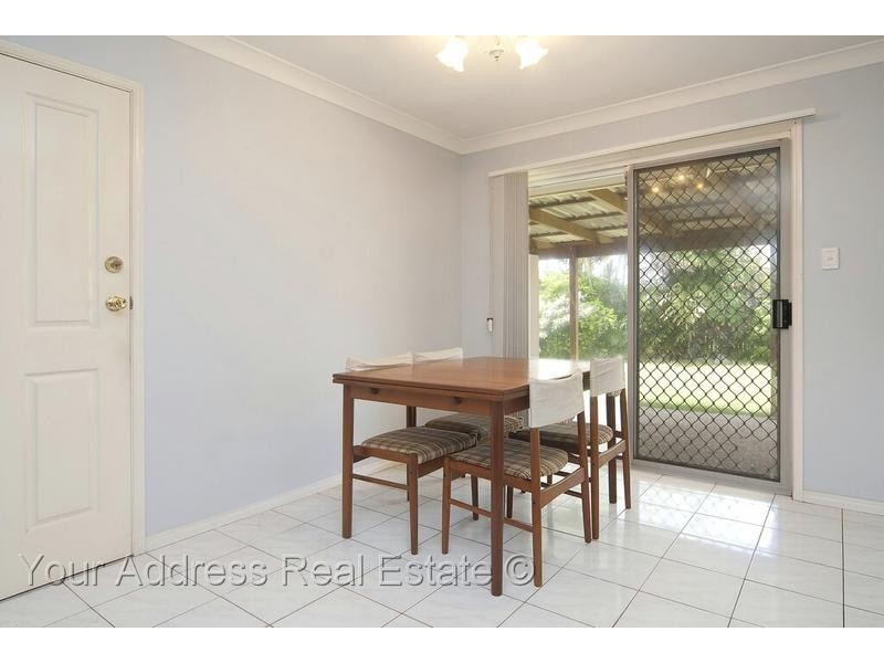 52 Bushland Drive, Regents Park QLD 4118