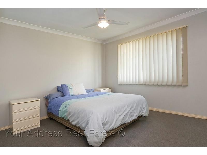 52 Bushland Drive, Regents Park QLD 4118