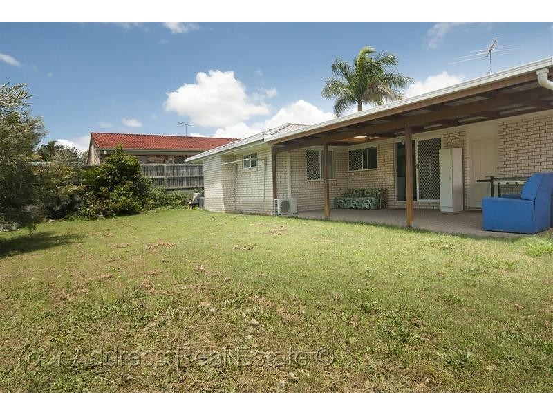 52 Bushland Drive, Regents Park QLD 4118