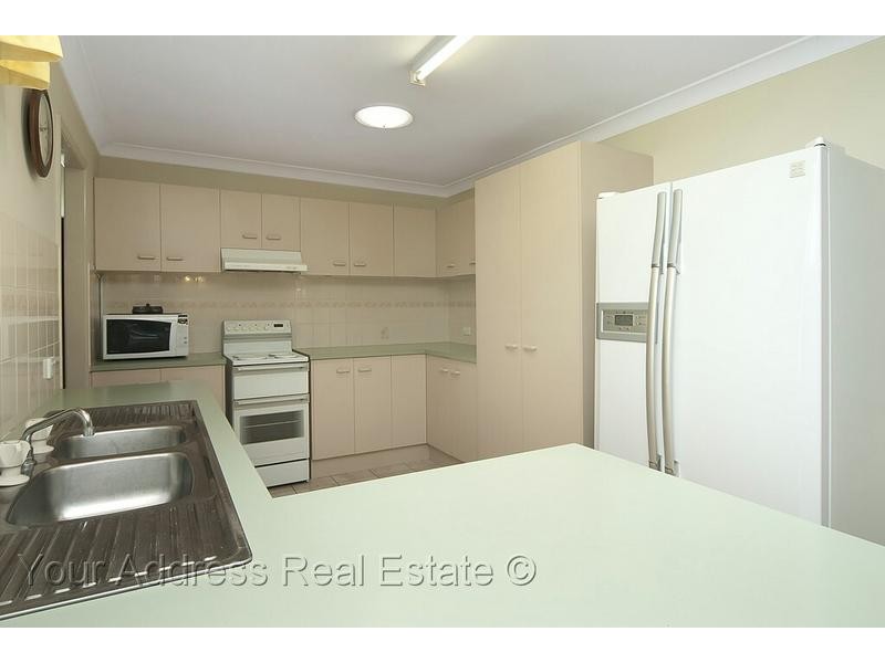 5 Pandanus Court, Regents Park QLD 4118