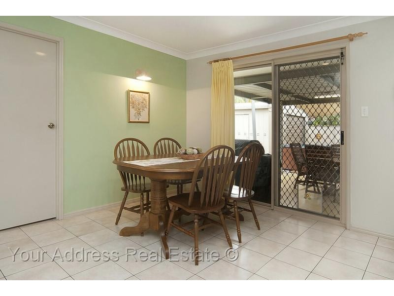 5 Pandanus Court, Regents Park QLD 4118