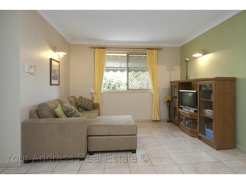 5 Pandanus Court, Regents Park QLD 4118