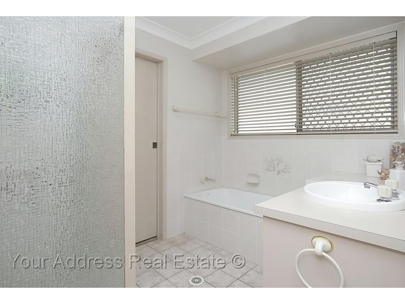 5 Pandanus Court, Regents Park QLD 4118