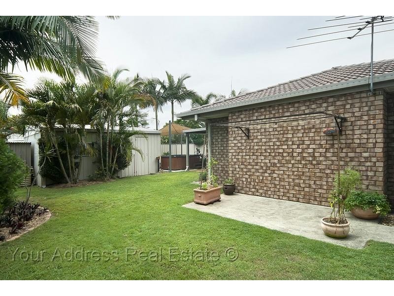 5 Pandanus Court, Regents Park QLD 4118