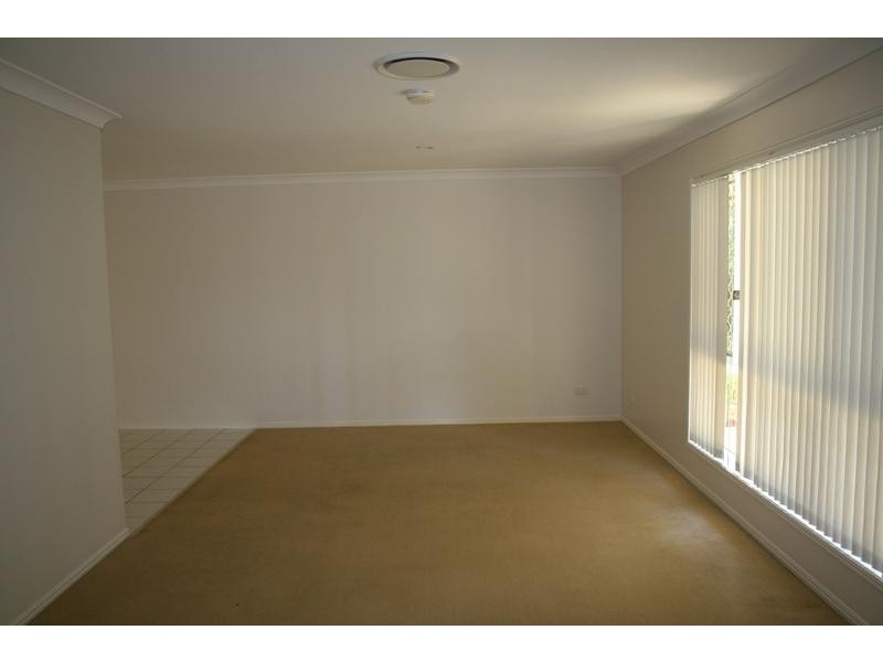 10 Carlos Street, Hillcrest QLD 4118