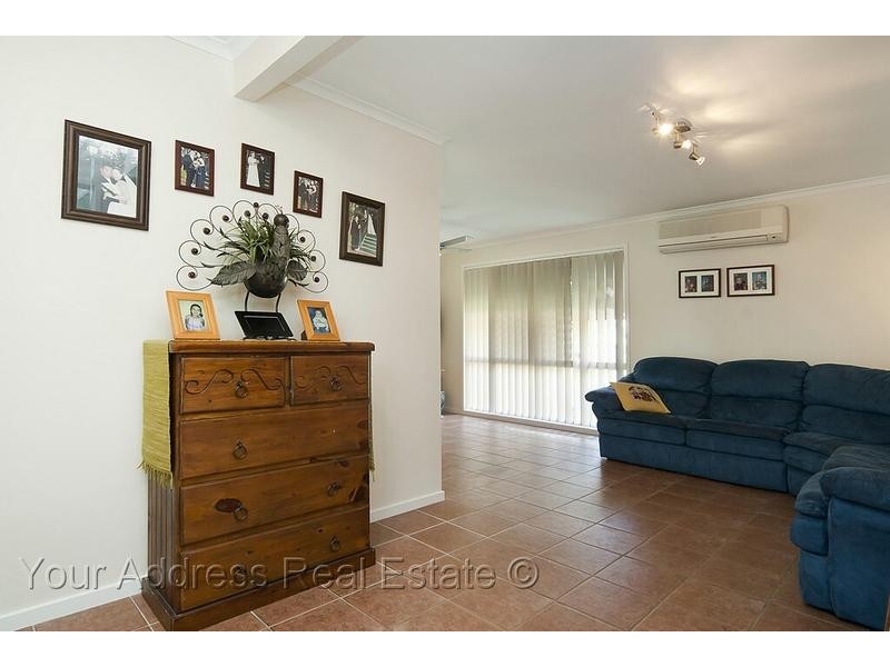 110 Bottlebrush Drive, Regents Park QLD 4118