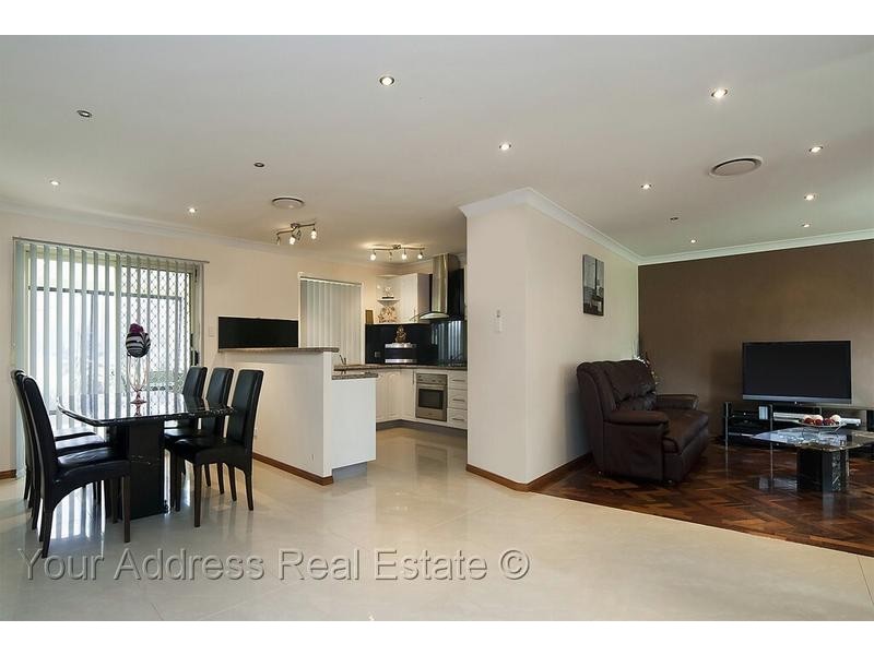 63 Solandra Circuit, Regents Park QLD 4118
