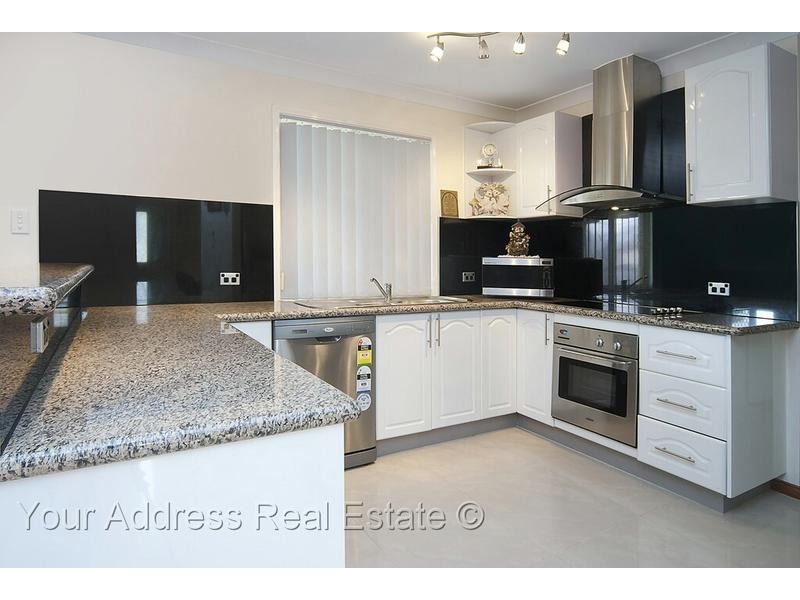 63 Solandra Circuit, Regents Park QLD 4118