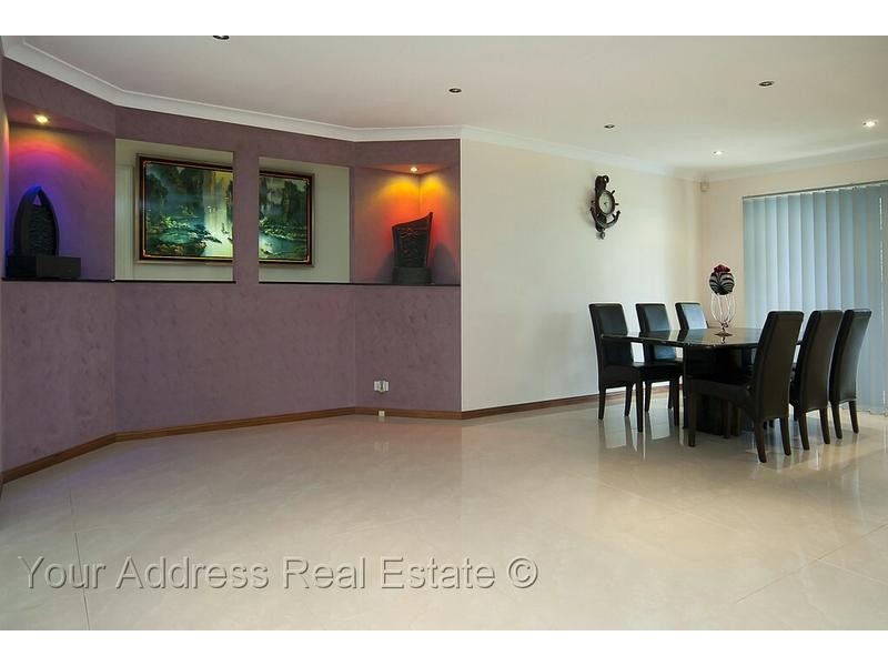 63 Solandra Circuit, Regents Park QLD 4118
