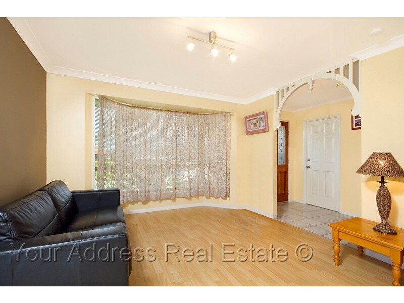 14 Topham Ct, Hillcrest QLD 4118