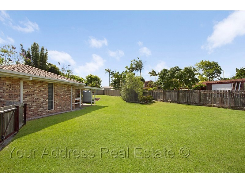 14 Topham Ct, Hillcrest QLD 4118