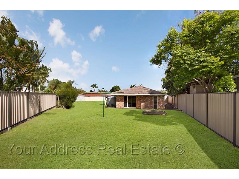 14 Topham Ct, Hillcrest QLD 4118