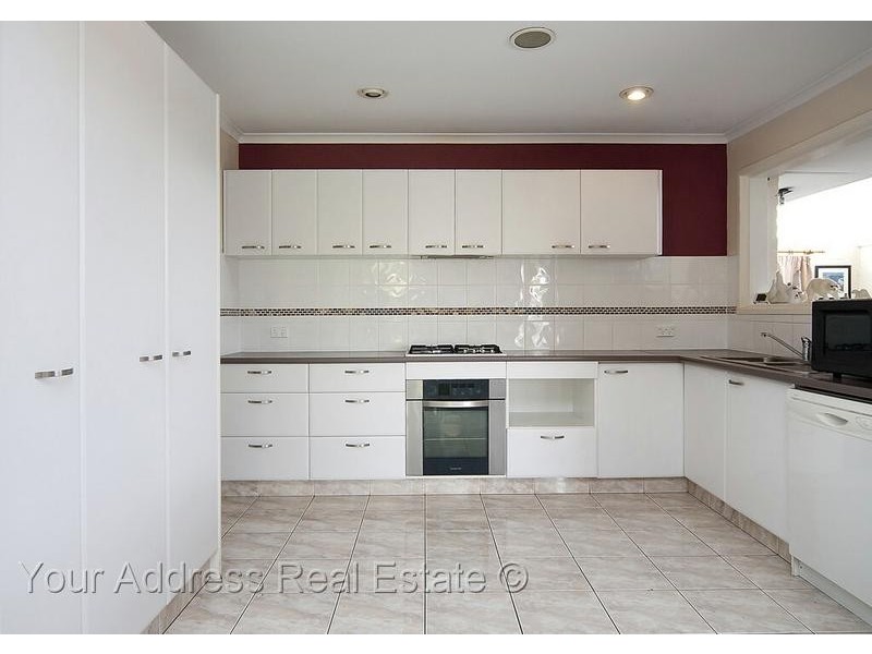 13 Newburn Street, Hillcrest QLD 4118