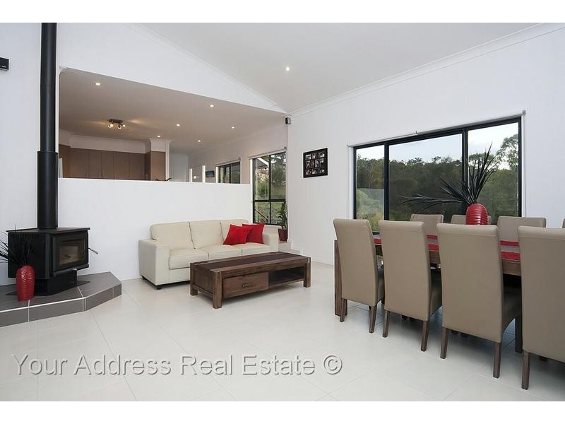 12 Bindarri Close, Waterford QLD 4133