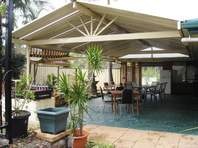 8 Bennett Drive, Regents Park QLD 4118