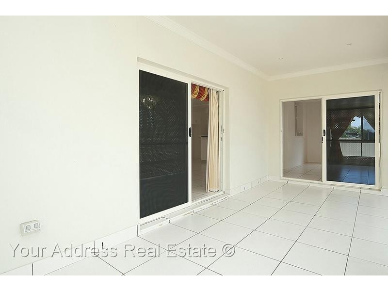 16 Cornell Close, Regents Park QLD 4118