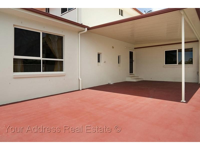 16 Cornell Close, Regents Park QLD 4118