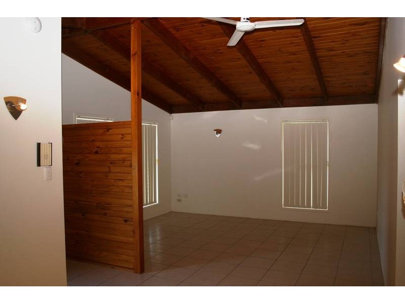 65 Estramina Road, Regents Park QLD 4118