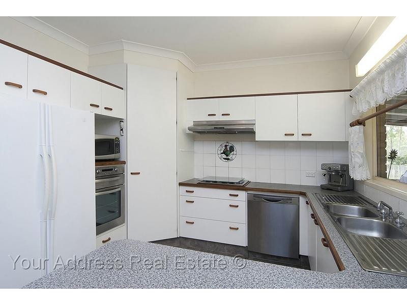 94 Teresa Drive, Munruben QLD 4125