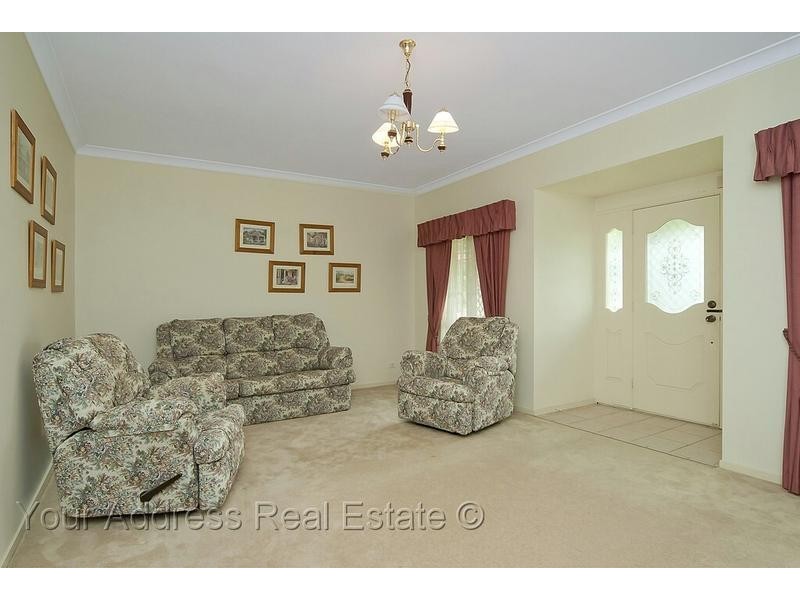 94 Teresa Drive, Munruben QLD 4125