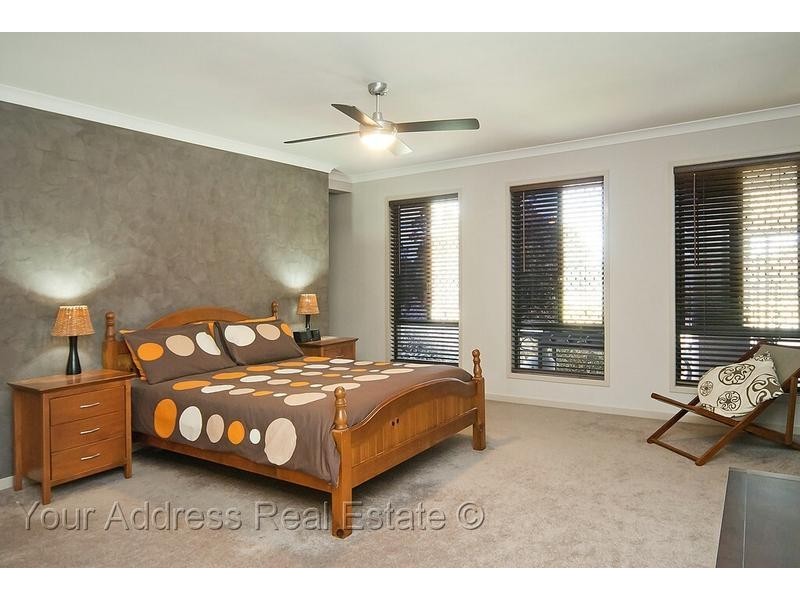 18 Laurina Drive, New Beith QLD 4124