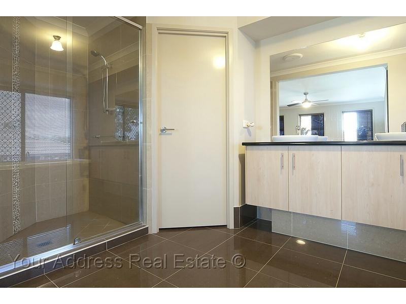 18 Laurina Drive, New Beith QLD 4124