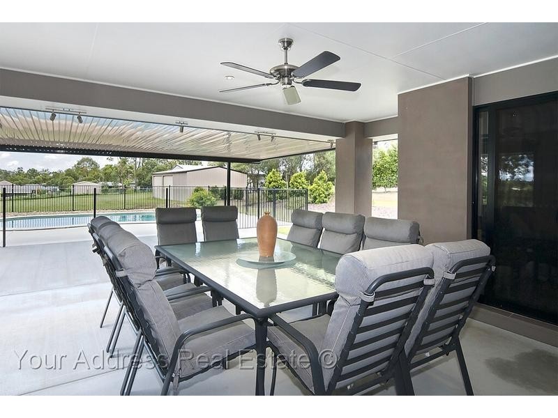 18 Laurina Drive, New Beith QLD 4124