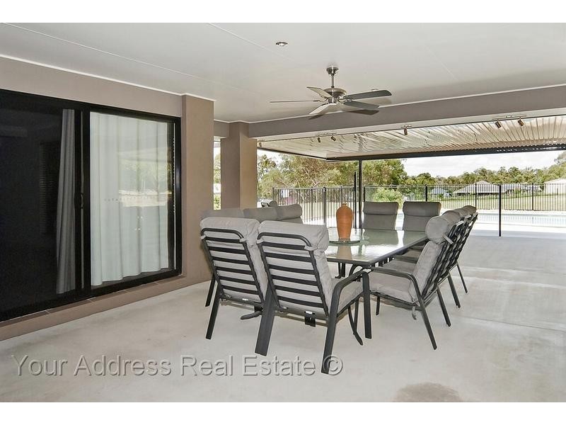 18 Laurina Drive, New Beith QLD 4124