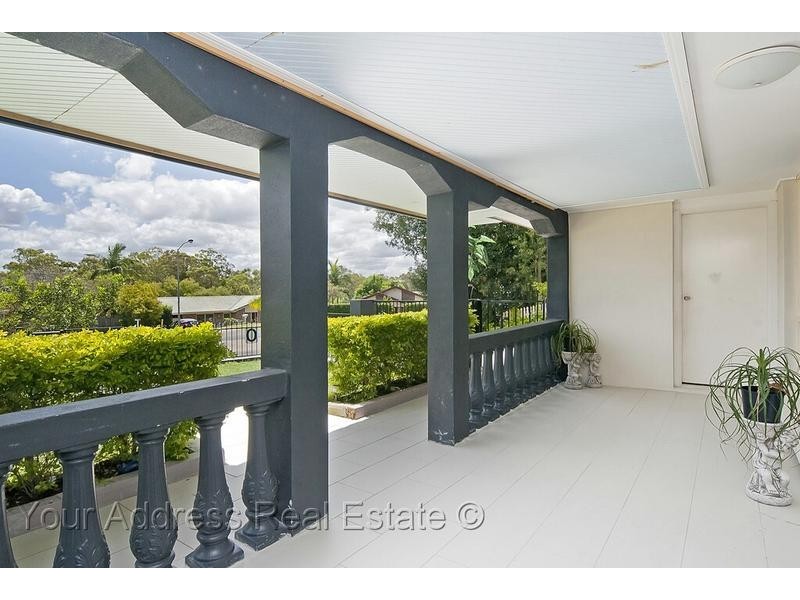 9 Billabong Court, Regents Park QLD 4118