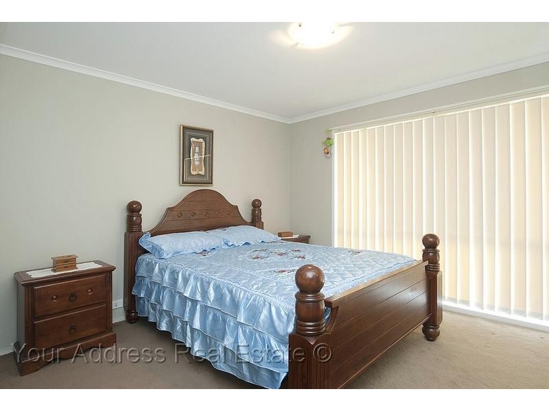 9 Billabong Court, Regents Park QLD 4118