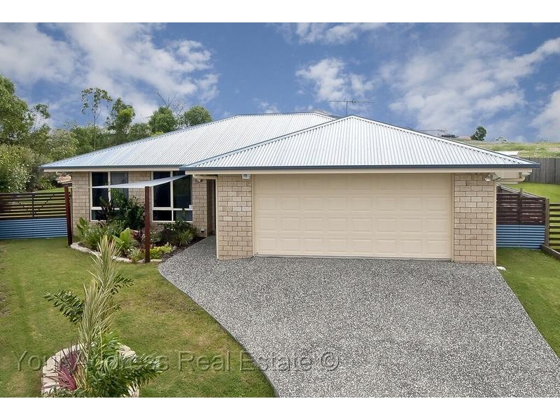40 Charlton Place, Regents Park QLD 4118