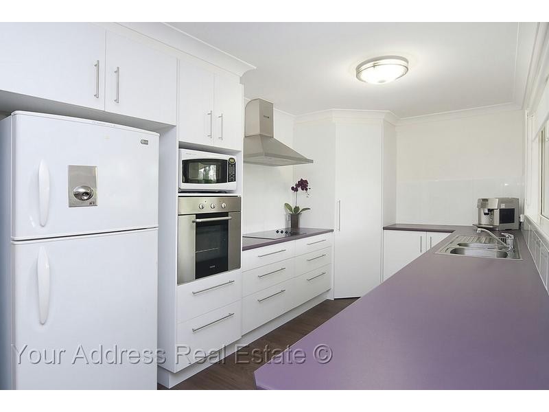 40 Charlton Place, Regents Park QLD 4118