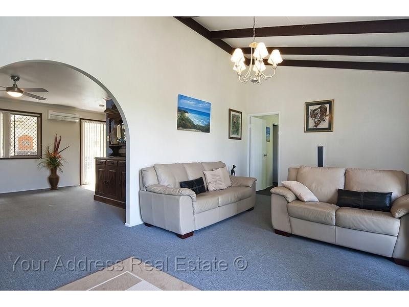 31 Cresthill Avenue, Regents Park QLD 4118