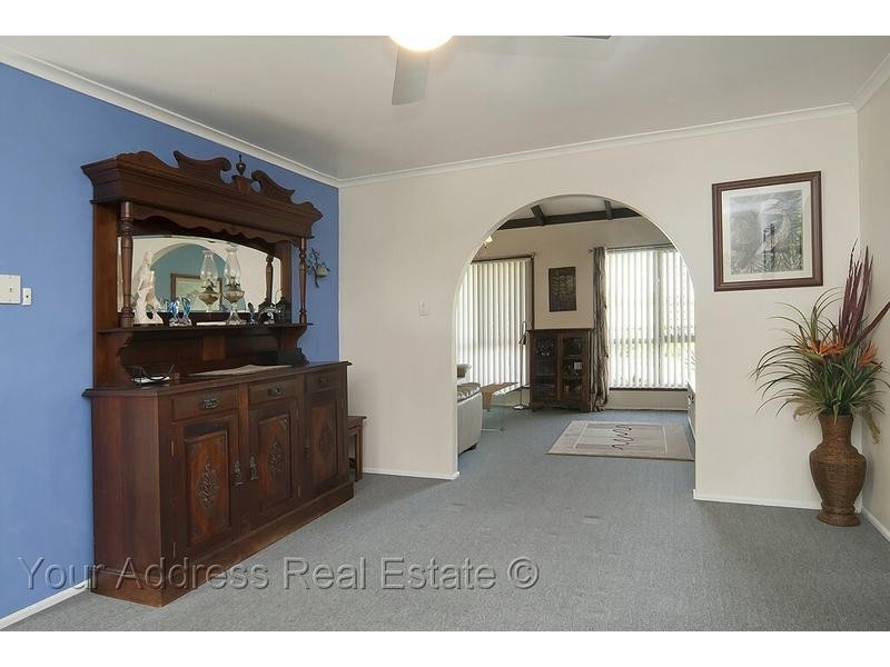 31 Cresthill Avenue, Regents Park QLD 4118