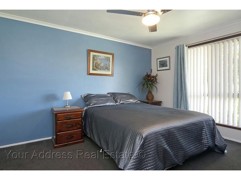 31 Cresthill Avenue, Regents Park QLD 4118