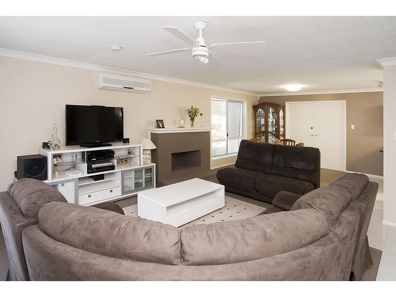 25 Arbour Way, Regents Park QLD 4118