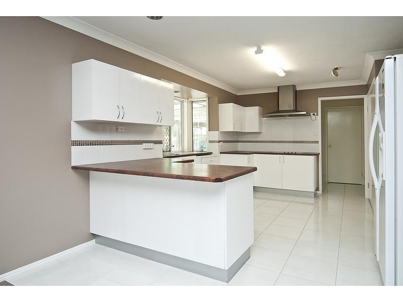 25 Arbour Way, Regents Park QLD 4118