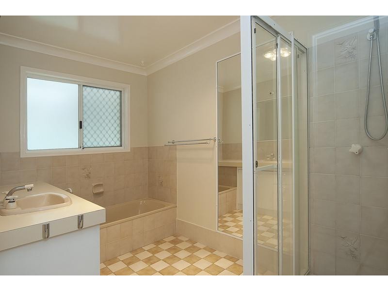 25 Arbour Way, Regents Park QLD 4118