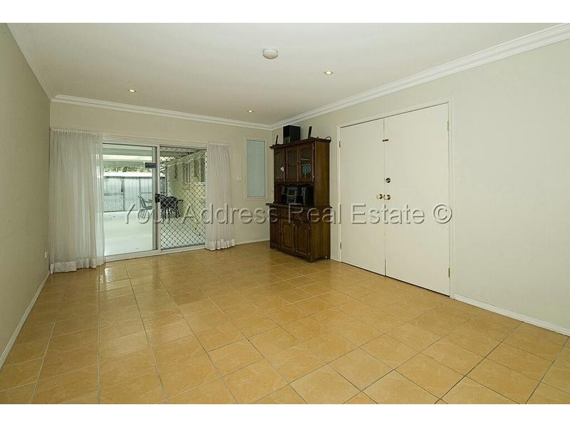 25 Arbour Way, Regents Park QLD 4118