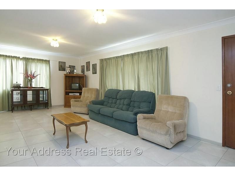7 Watling St, Hillcrest QLD 4118
