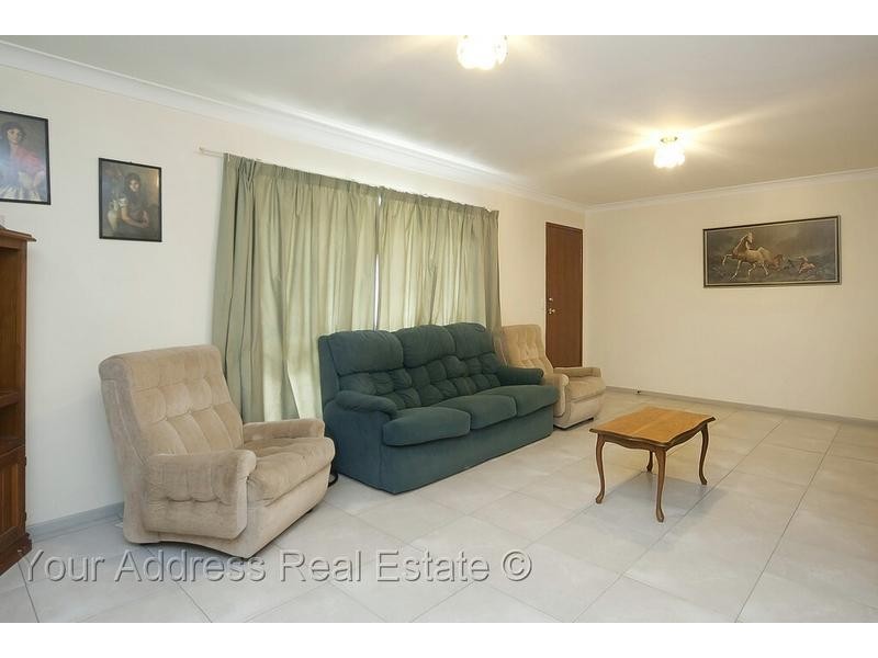 7 Watling St, Hillcrest QLD 4118