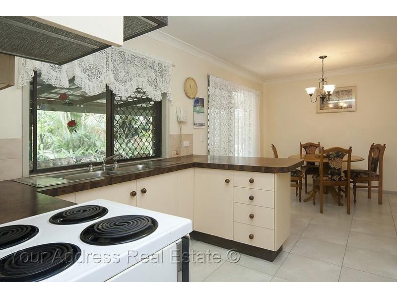 7 Watling St, Hillcrest QLD 4118